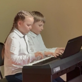 "Нам звёзды светят ярко!"